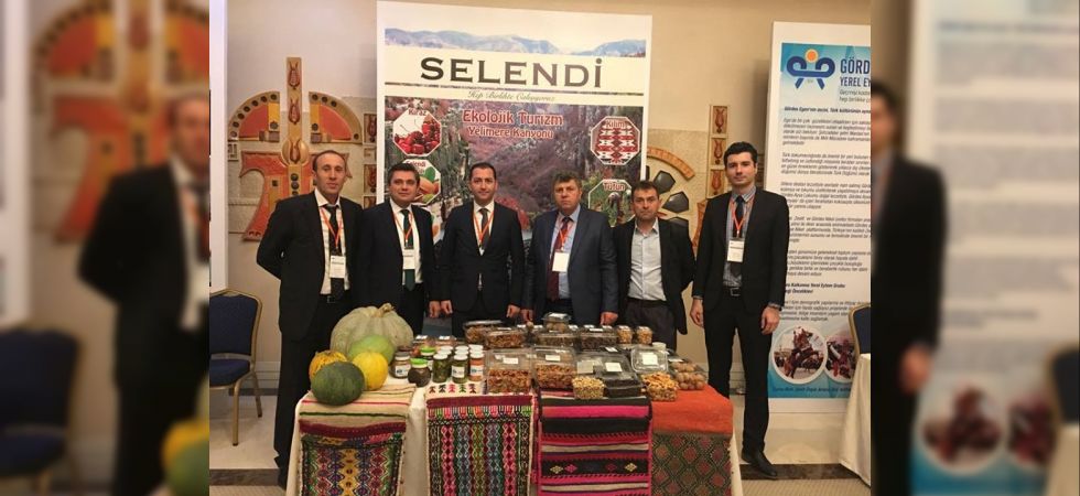Selendi standına büyük ilgi