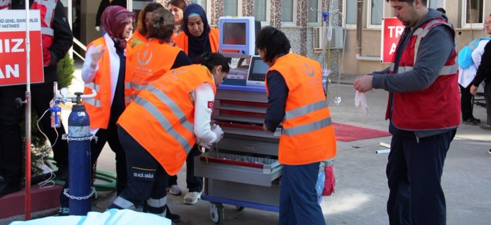 Tatbikatı gerçek sandılar kan vermek için hastaneye koştular