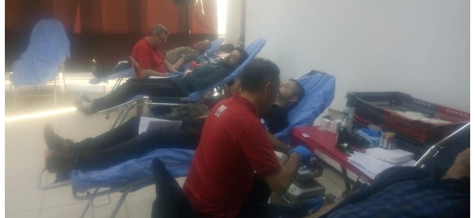 AK Parti'li gençlerden kan bağışı