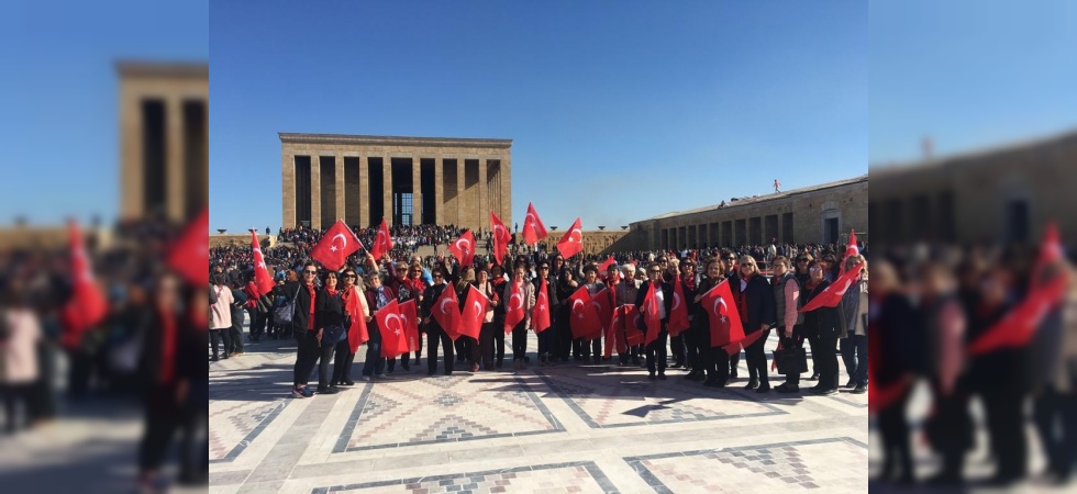 Salihlili kadınlar Ata’nın huzurunda