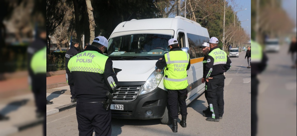 Manisa'da okul servis araçlarına ceza yağdı