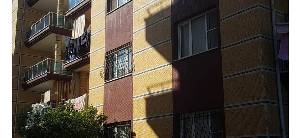 Balkondan düşen 15 aylık bebek hayatını kaybetti