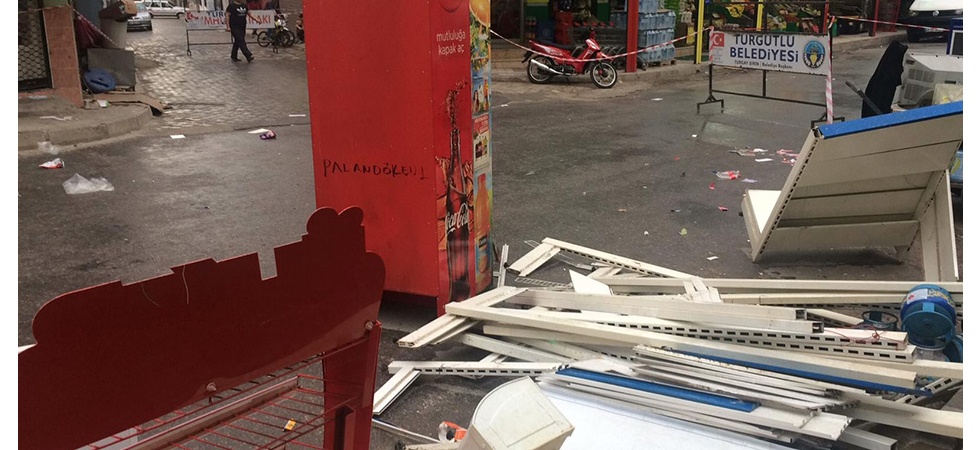 Turgutlu'da yıkılma tehlikesi olan bina boşaltıldı