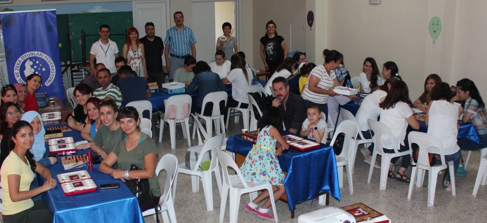 Alaşehirli öğretmenlere zeka oyunları kursu