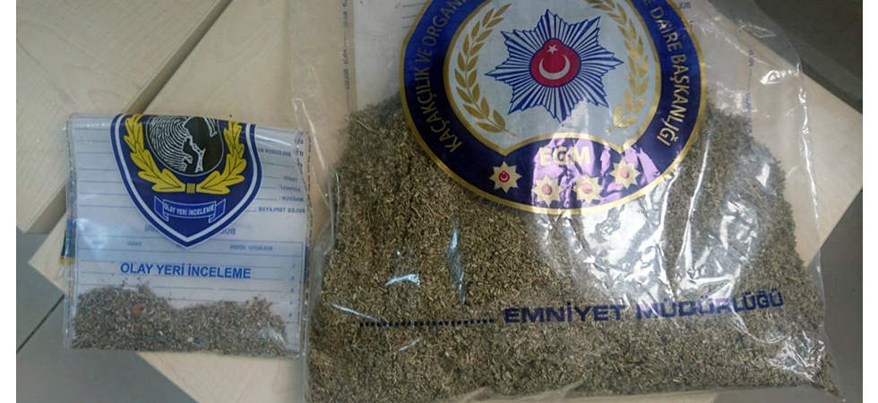 Lastiklerine ateş edildi, yaya olarak kaçarken yakalandılar