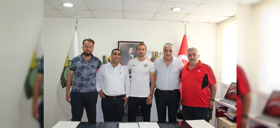 Akhisarspor’da 2 imza birden