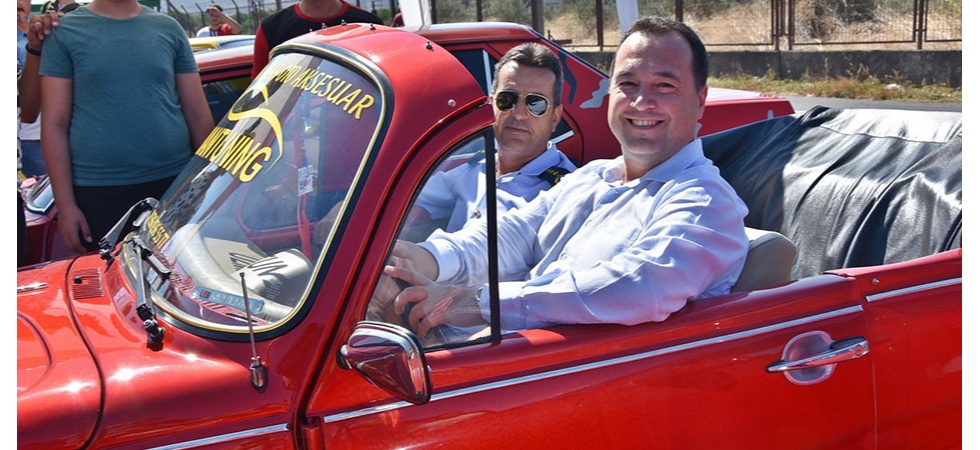 Otomobil tutkunları Akhisar AutoFest’e akın etti