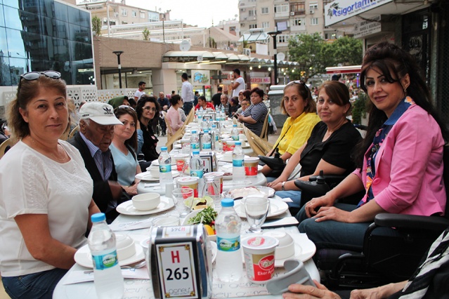 Yunusemre'den Engellilere İftar