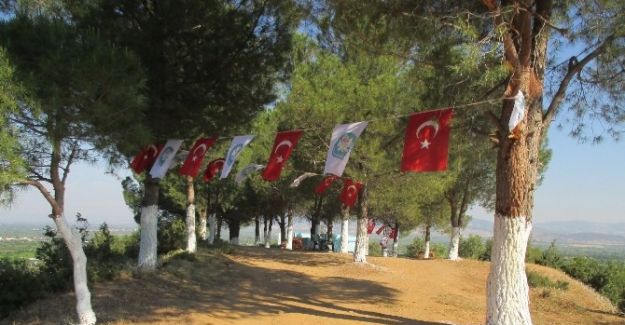Maski’den Su Depolarına Türk Bayrağı