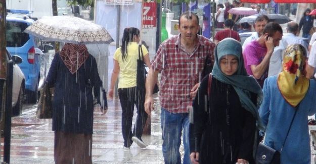 Manisa’yı Serinleten Yaz Yağmuru