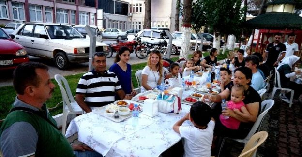 Sarıgöl Devlet Hastanesinde İftar Yemeği