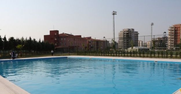 Spor Kompleksi Yüzme Havuzunda Sezon Açıldı