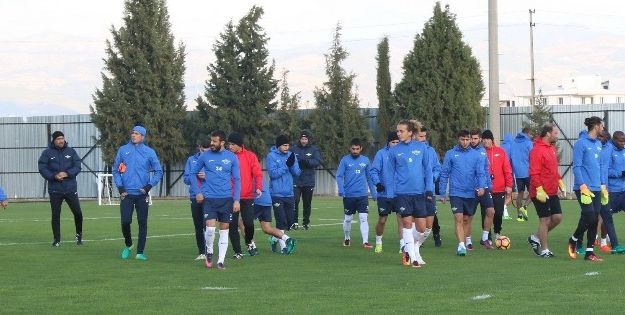 Akhisar Belediyespor, Fenerbahçe hazırlıklarına başladı