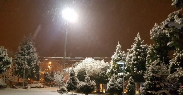 Gördes’te yoğun  kar yağışı başladı