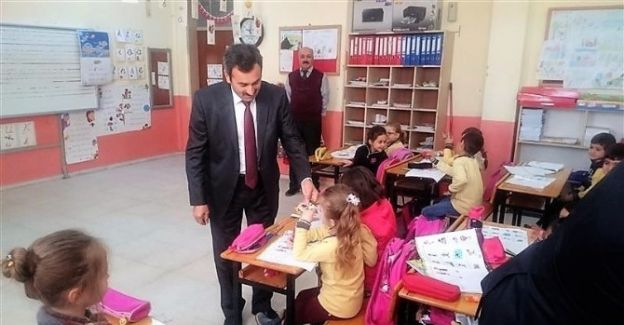 Öğrencilere ’Okul Üzümü’ dağıtıldı