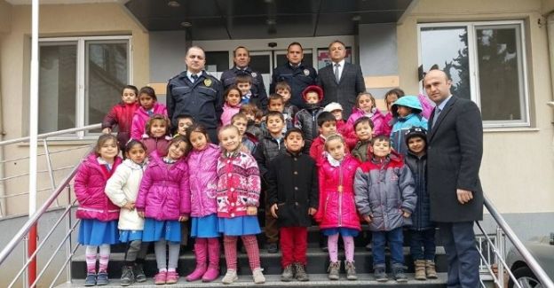 Öğrencilerden polislere ziyaret