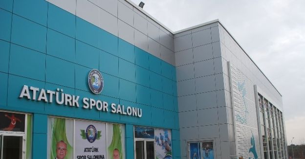 Atatürk Spor Salonu açılışa gün sayıyor