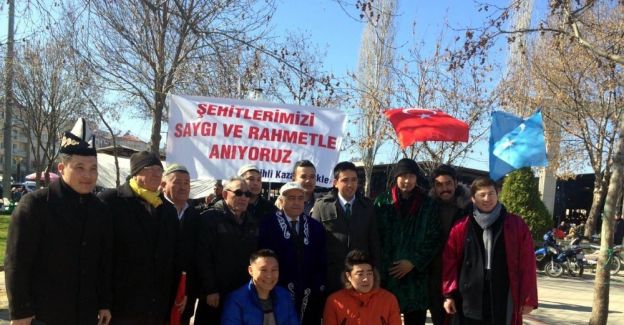 Salihli Kazak Türkleri’nden şehitler anısına lokma hayrı