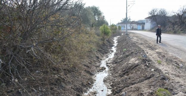 Saruhanlı’da dereler temizlendi