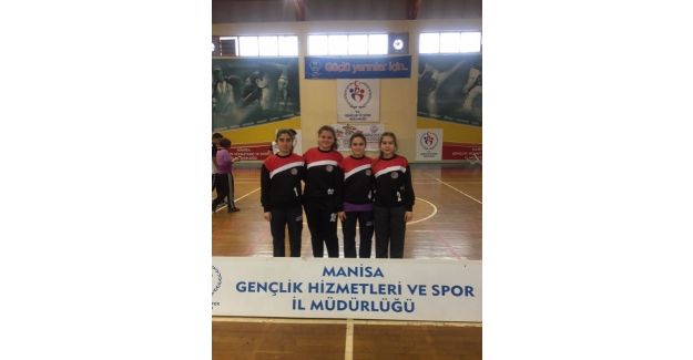 Selendili Badmintoncular Manisa şampiyonu