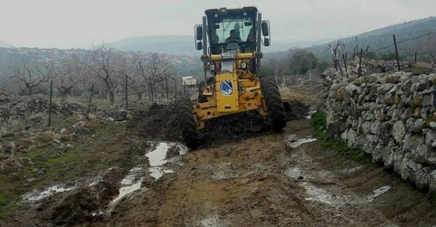 Yunusemre’de arazi yolları yenileniyor