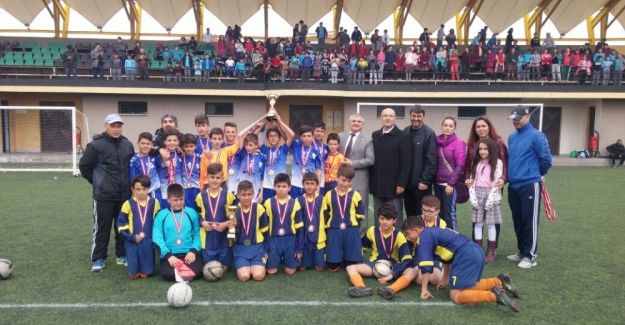 Atatürk Ortaokulu futbol takımından il birinciliği