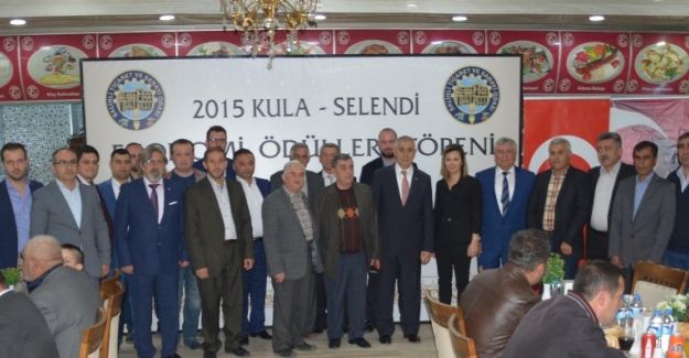 Kula ve Selendili vergi rekortmenlerine plaketli teşekkür