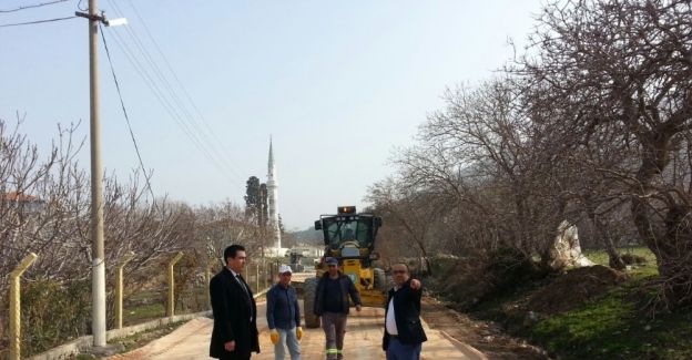 Mezarlık yoluna kilit parke çalışması