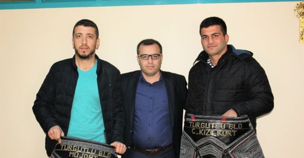 Turgutlu Belediyesi’nden genç güreşçilere destek