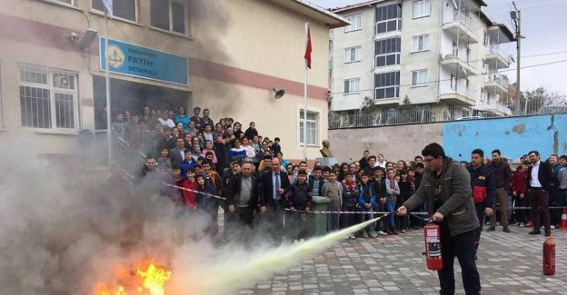 Yangınla nasıl mücadele edeceklerini öğrendiler