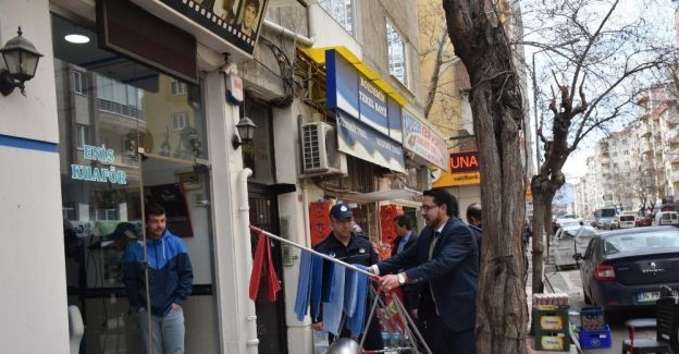 Yunusemre Belediyesinden kaldırım işgali denetimi