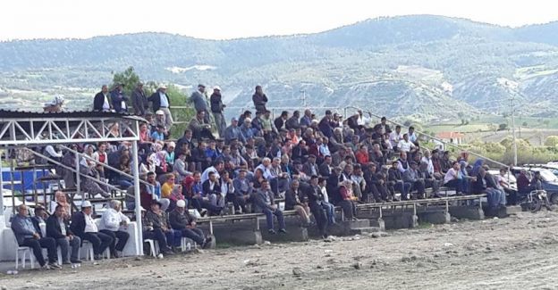 Selendili ciritçiler kıyasıya yarıştı