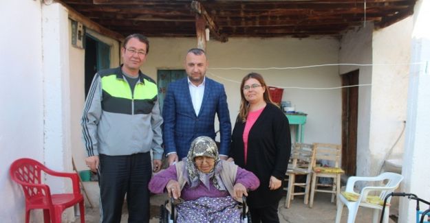 Yaşlı kadın Başkan Karaçoban’la hayata yeniden tutundu