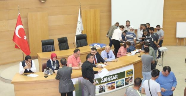 Akhisar’da Ramazan davulcuları ihaleyle belirlendi
