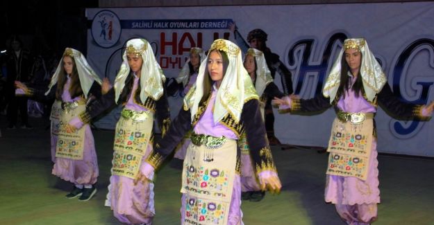 Salihli halk oyunları ile şenlendi