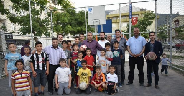 Yunusemre Belediyesinden Lavanta Park’a spor alanı