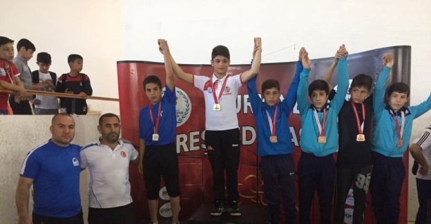 Yunusemreli güreşçilerden yeni başarı