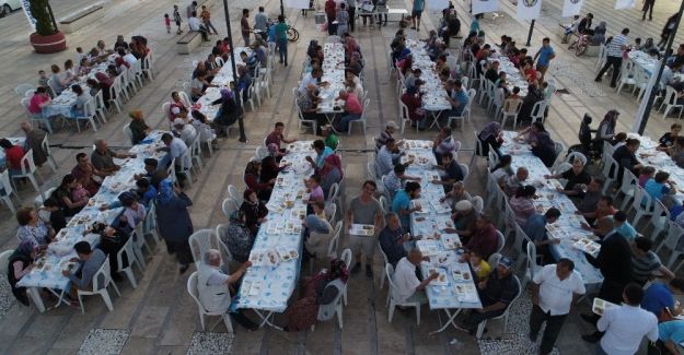 İftar bereketi Şehitler Mahallesi’nde yaşandı