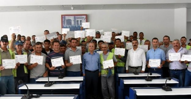 Salihli’de temizlik işçileri sertifikalı oldu