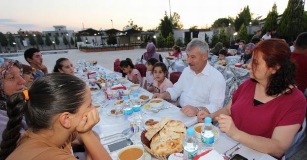 Saruhanlı’da yetim çocuklar iftarda ağırlandı