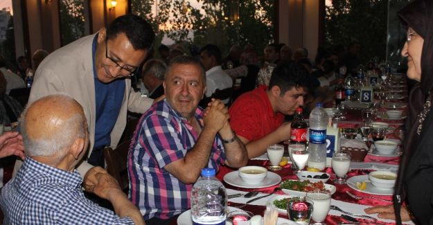 Şehit yakınları ve gaziler iftarda buluştu