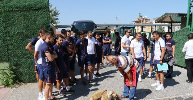 Manisa BBSK yeni sezonu kurban keserek karşıladı