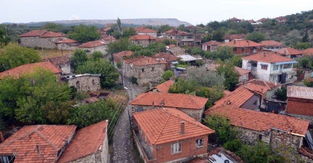 Ömürlerinin geçtiği köyü madene teslim ediyorlar