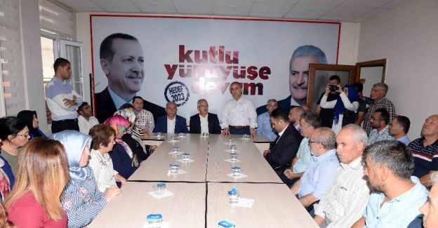 AK Parti Kula ve Gördes’te bayramlaşma töreni