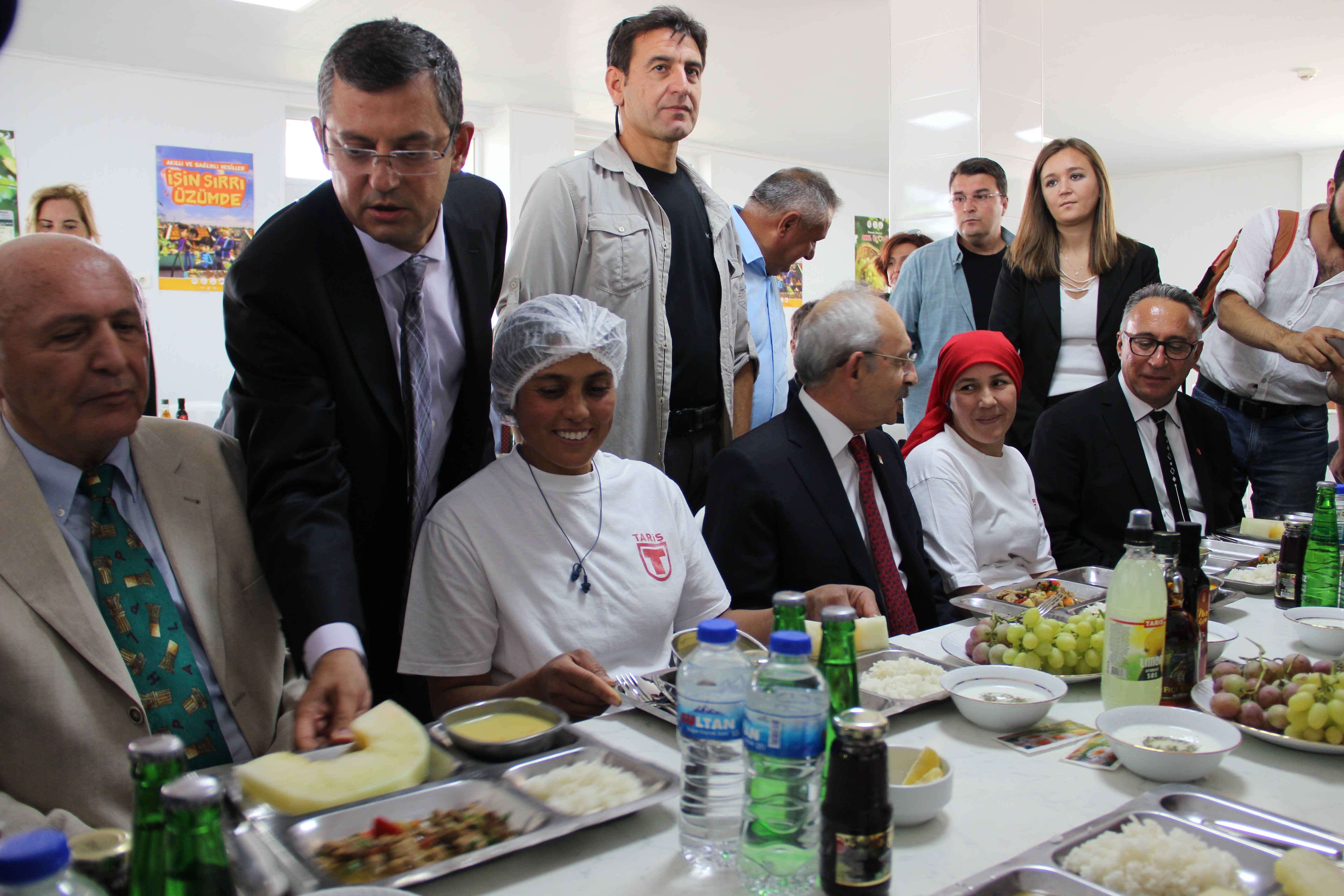 Kılıçdaroğlu İşçilerle Yemek Yedi