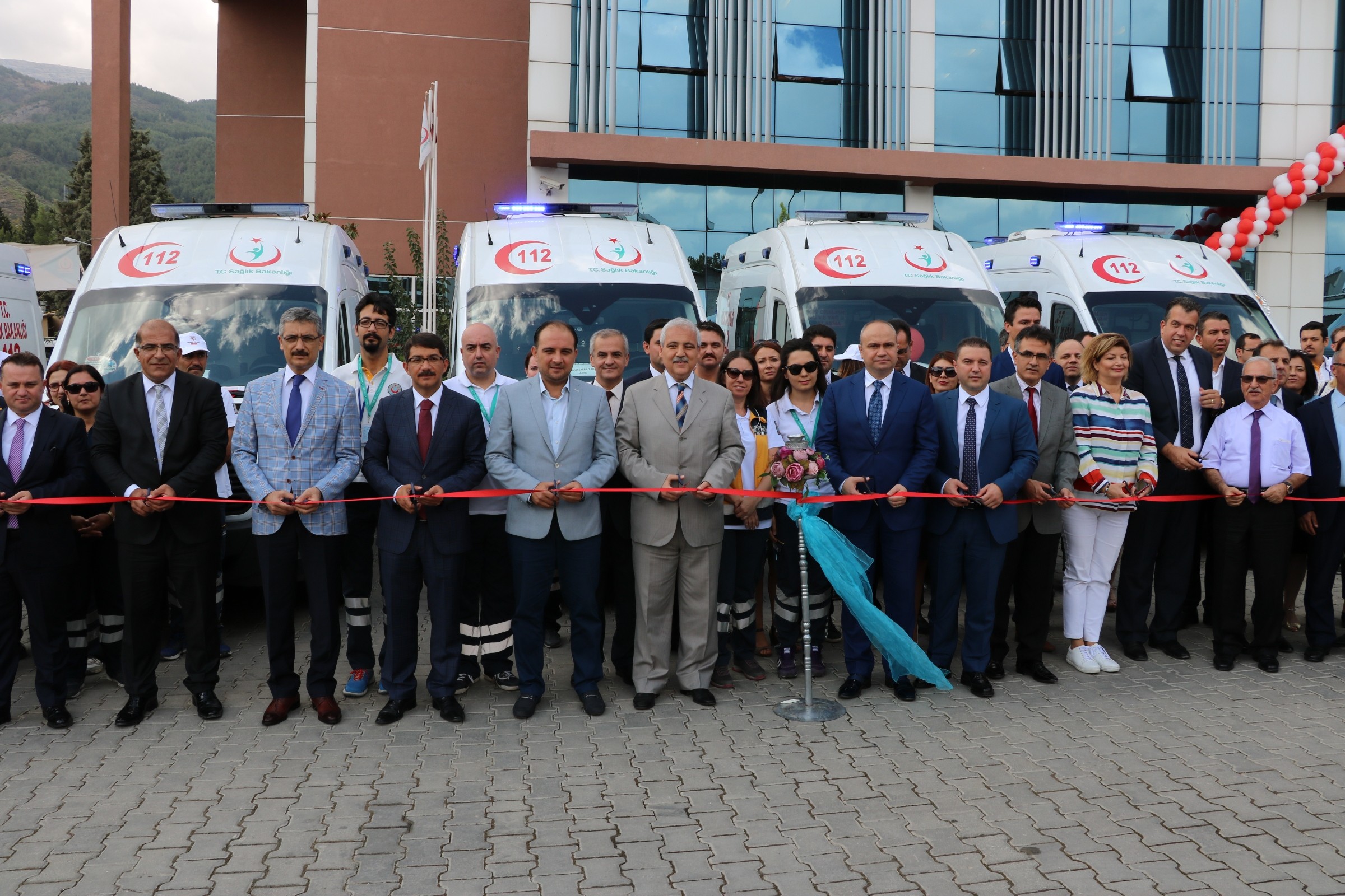 Manisa'ya 5 yeni ambulans