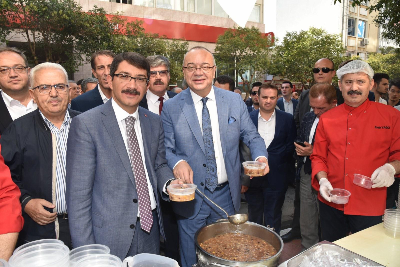 Başkanlar Şoförlerin Aşure Hayrına Katıldı