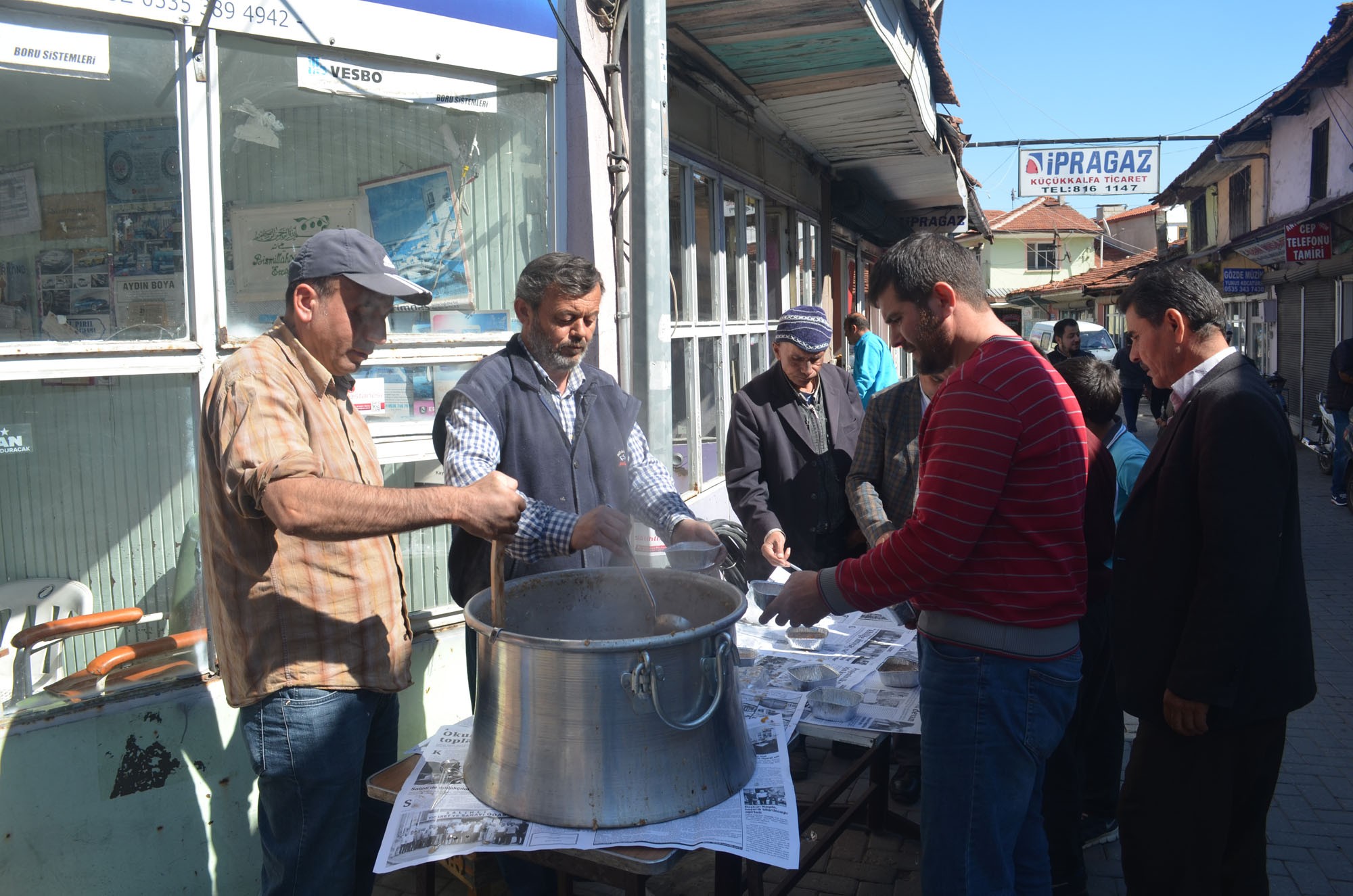 Çarşı Esnafından Aşure Etkinliği