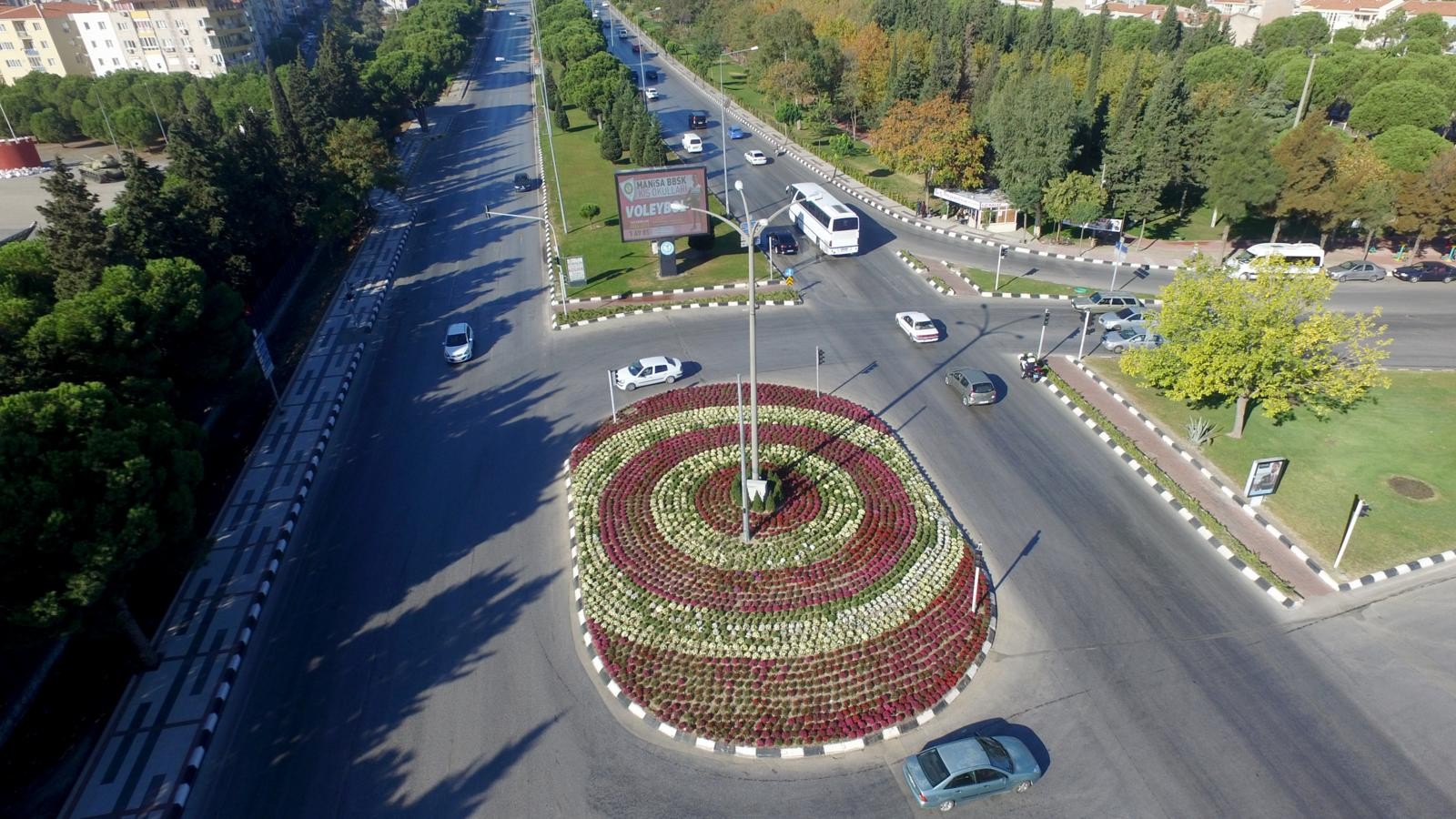 Kasımpatılar Manisa’yı Renklendirdi