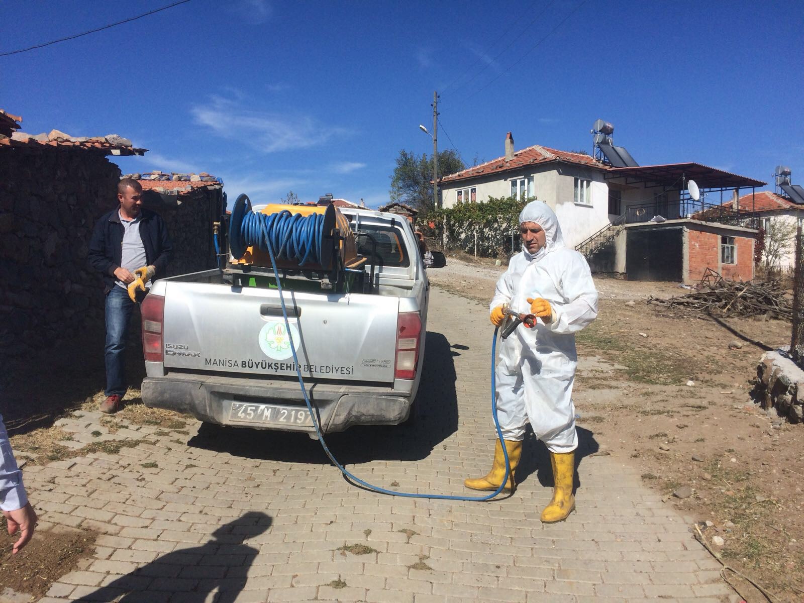 Manisa'da Küçükbaş Hayvan İşletmeleri Dezenfekte Ediliyor